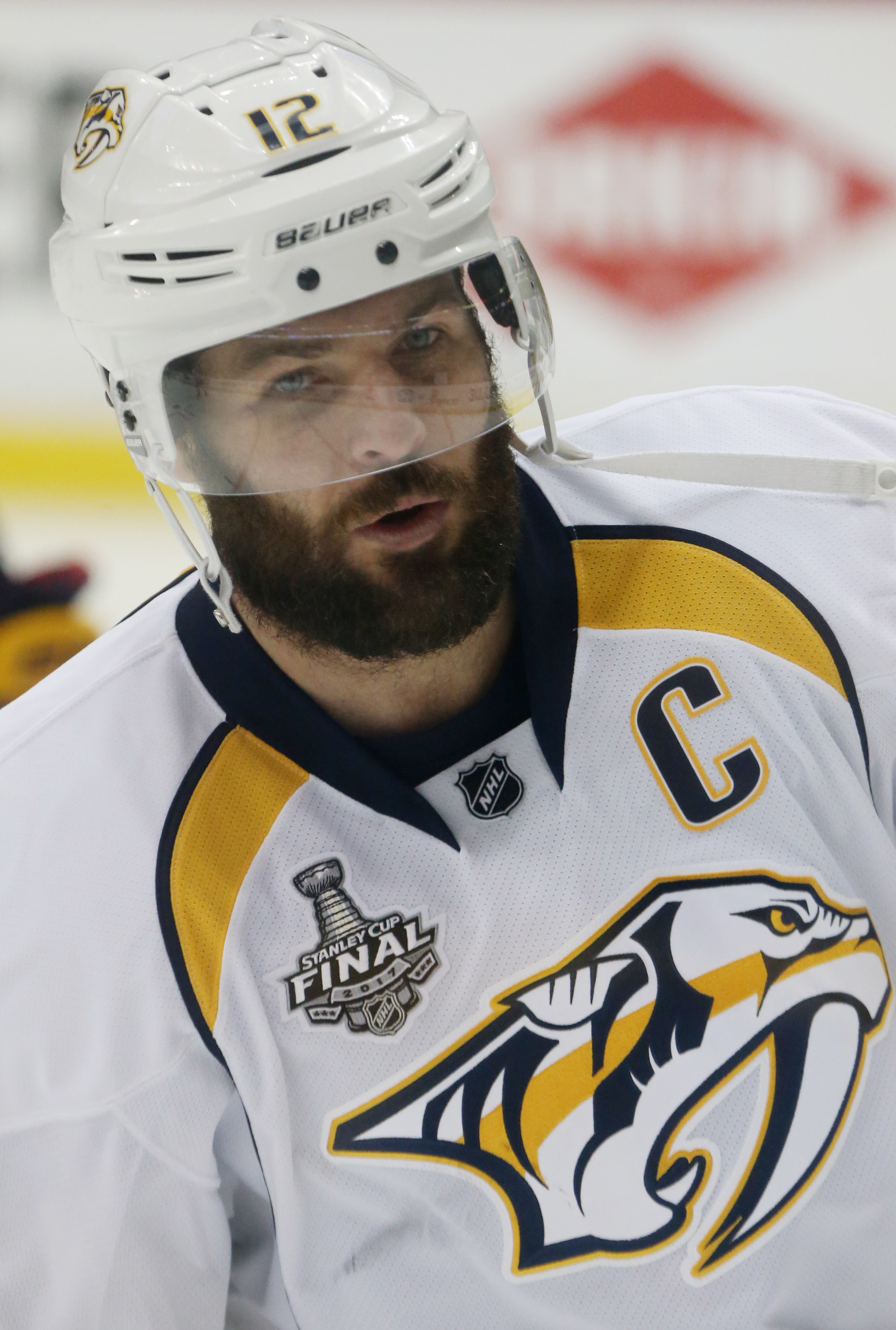 Mike Fisher Ends Retirement, Officially Signs With Nashville