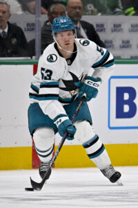 «Акулы» продлевают Делландреа: ставка на оборонительного центрфорварда или жест отчаяния?